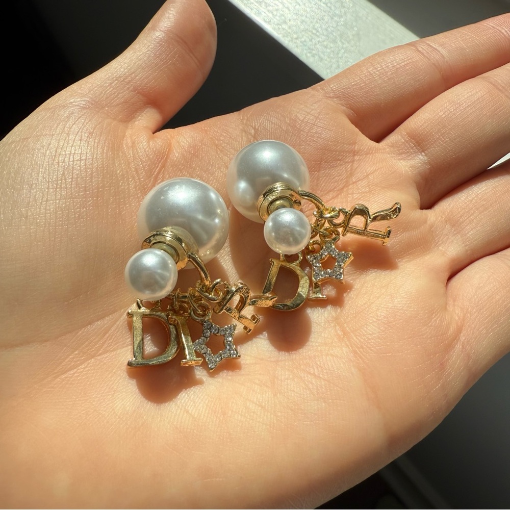Dior Tribales Pearl and Gold Stud Earrings - Picture 12 of 16